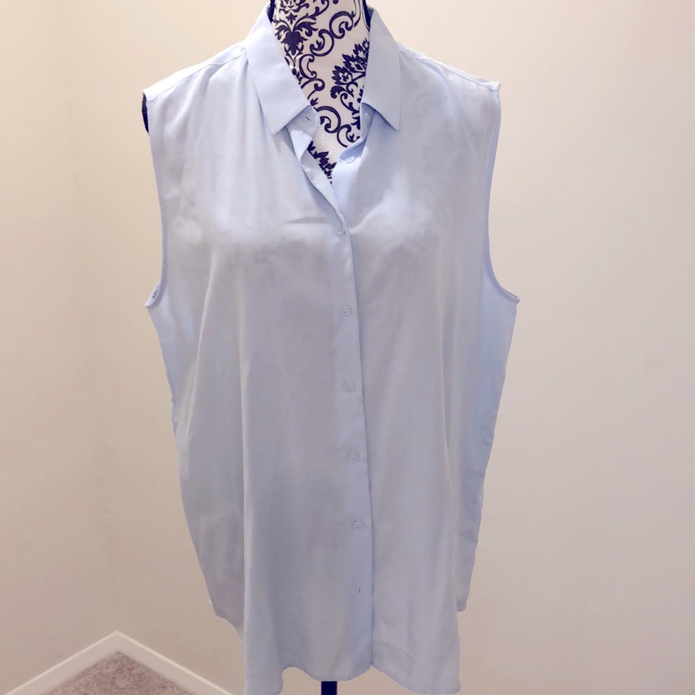 Uniqlo sleeveless blouse